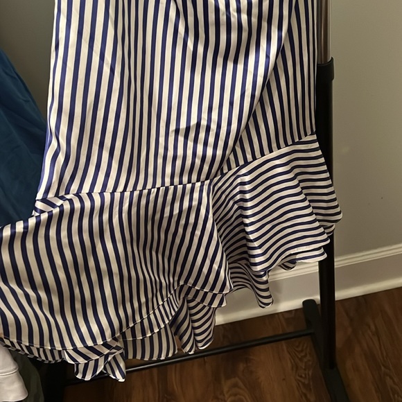 Women’s Lauren Ralph Lauren 100% silk skirt. Size 4 - Picture 4 of 6